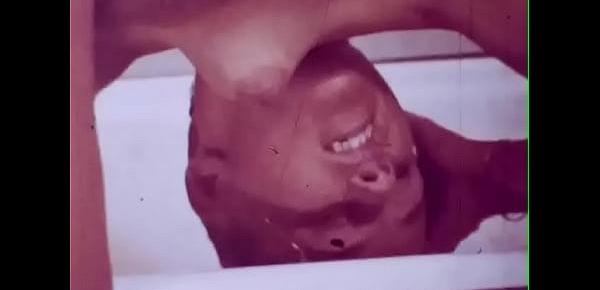  Sex in the bath